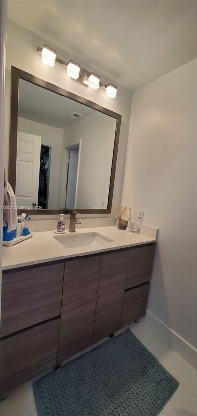 6005 NW 170th Ter, Hialeah, FL 33015 Photo