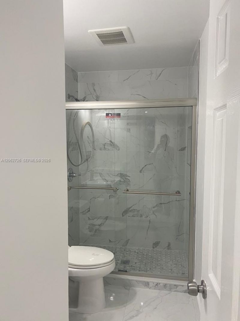 6005 NW 170th Ter, Hialeah, FL 33015 Photo