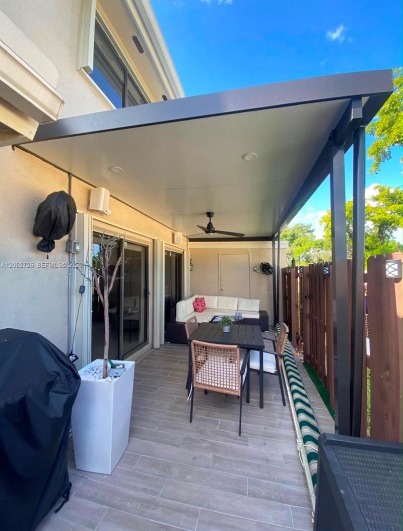 6005 NW 170th Ter, Hialeah, FL 33015 Photo