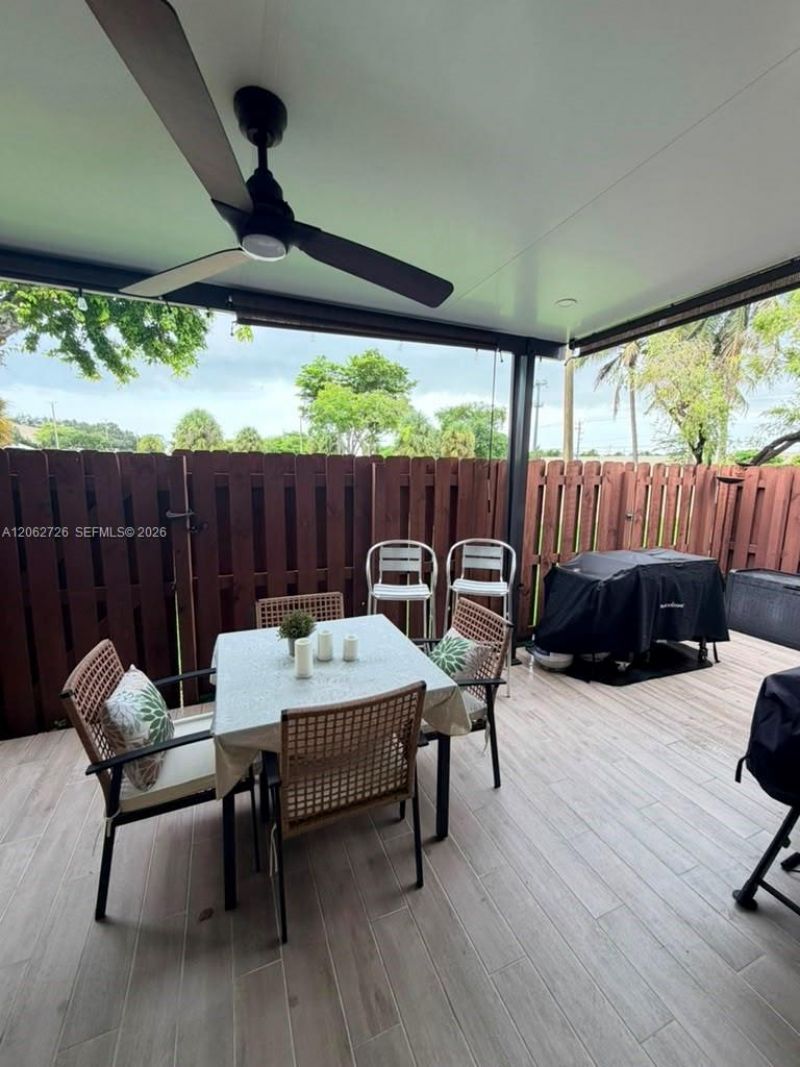 6005 NW 170th Ter, Hialeah, FL 33015 Photo