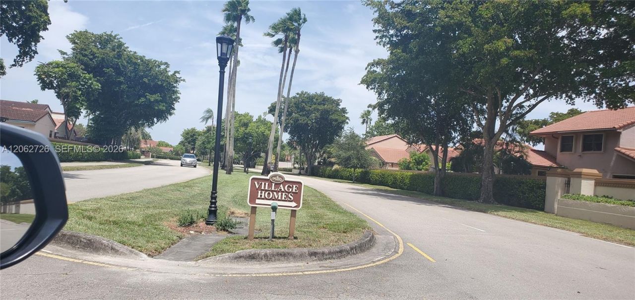6005 NW 170th Ter, Hialeah, FL 33015 Photo