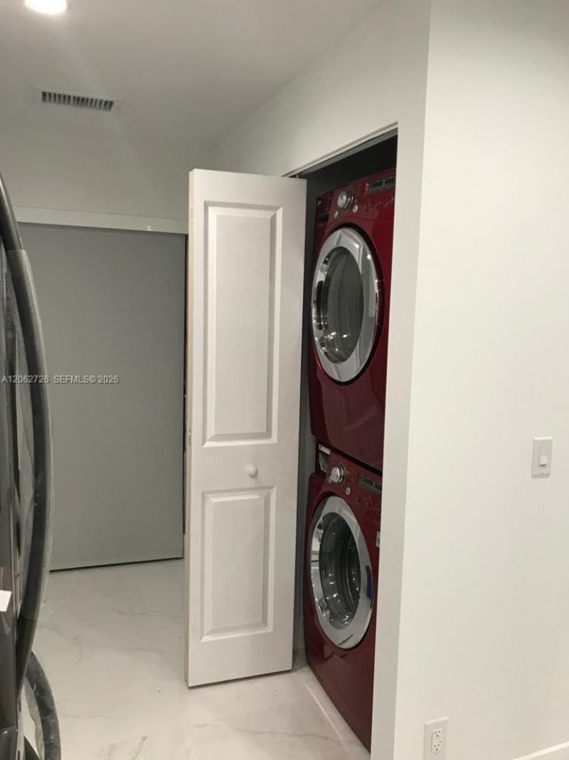 6005 NW 170th Ter, Hialeah, FL 33015 Photo