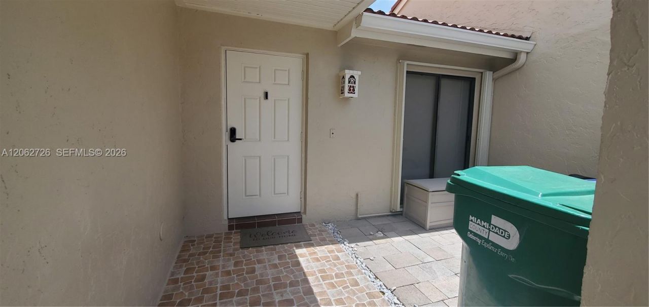 6005 NW 170th Ter, Hialeah, FL 33015 Photo