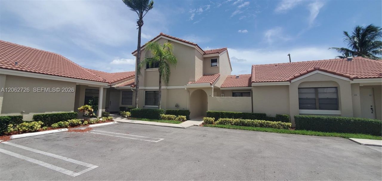 6005 NW 170th Ter, Hialeah, FL 33015 Photo
