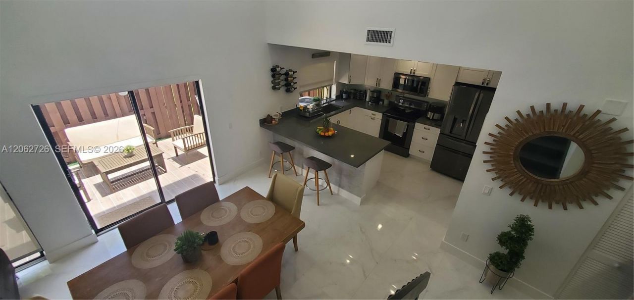 6005 NW 170th Ter, Hialeah, FL 33015 Photo