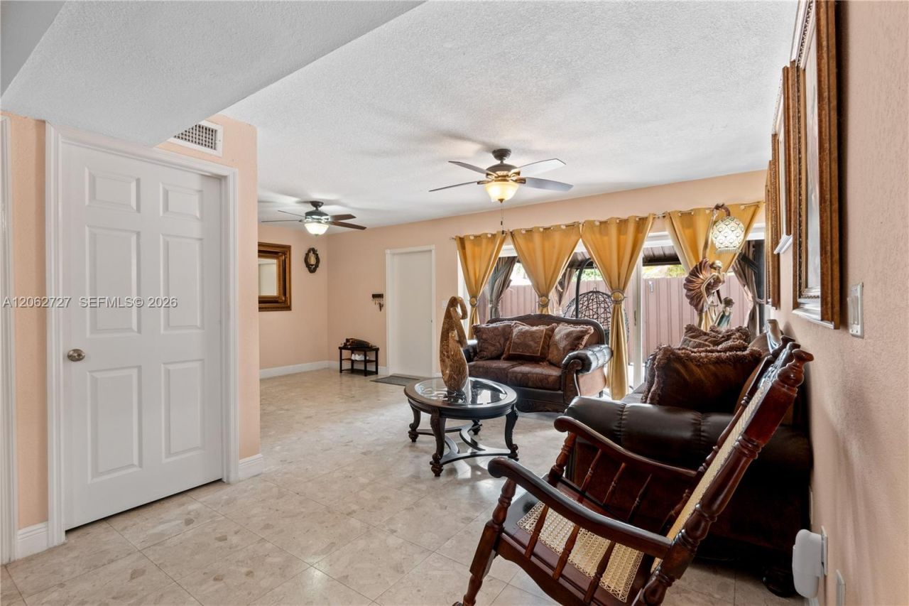 15680 SW 82nd Cir Ln, Unit 8-8, Miami, FL 33193 Photo