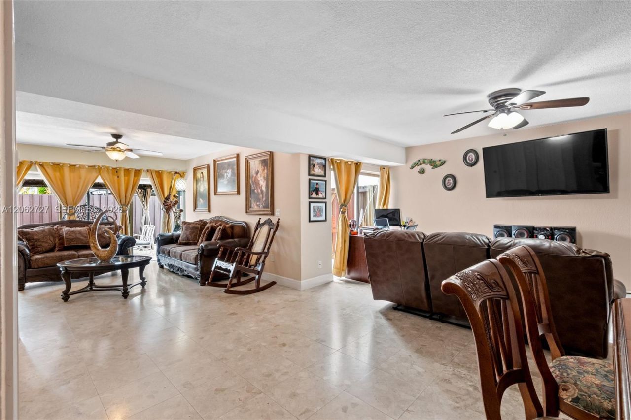 15680 SW 82nd Cir Ln, Unit 8-8, Miami, FL 33193 Photo