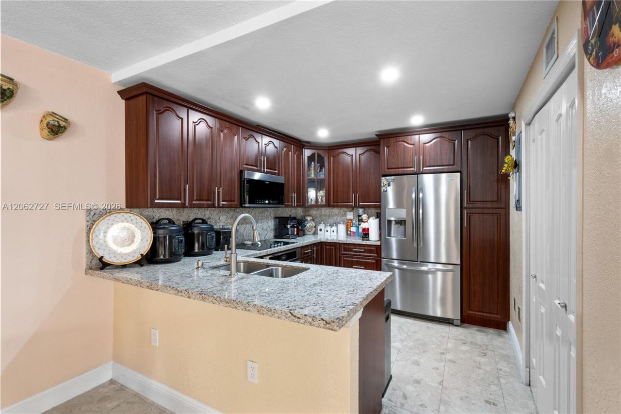 15680 SW 82nd Cir Ln, Unit 8-8, Miami, FL 33193 Photo