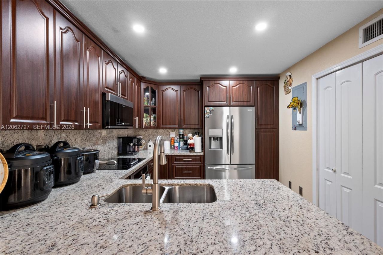 15680 SW 82nd Cir Ln, Unit 8-8, Miami, FL 33193 Photo