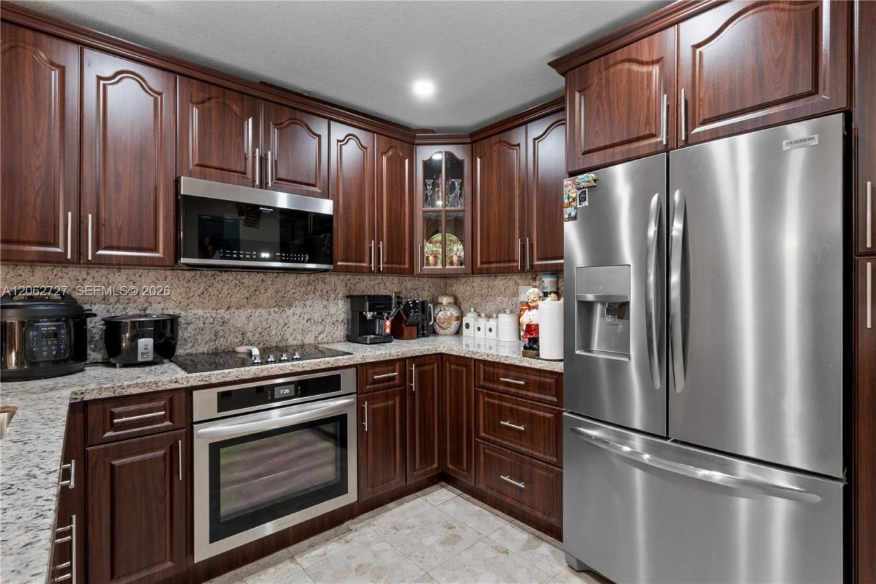 15680 SW 82nd Cir Ln, Unit 8-8, Miami, FL 33193 Photo