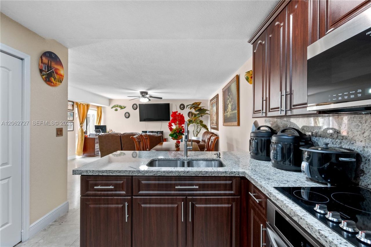 15680 SW 82nd Cir Ln, Unit 8-8, Miami, FL 33193 Photo