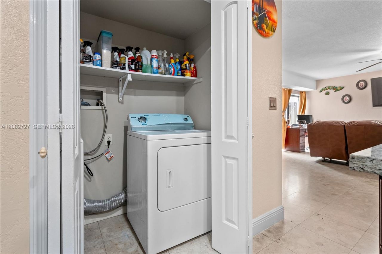 15680 SW 82nd Cir Ln, Unit 8-8, Miami, FL 33193 Photo