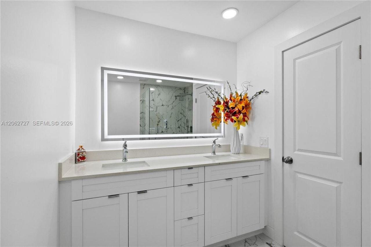 15680 SW 82nd Cir Ln, Unit 8-8, Miami, FL 33193 Photo
