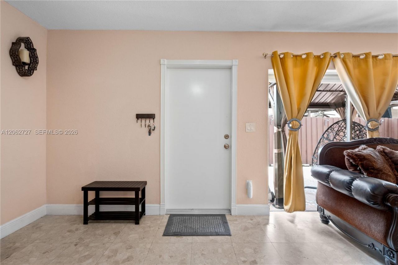 15680 SW 82nd Cir Ln, Unit 8-8, Miami, FL 33193 Photo