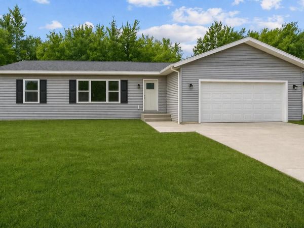 1278 E Bluff ROAD, Whitewater, WI 53190