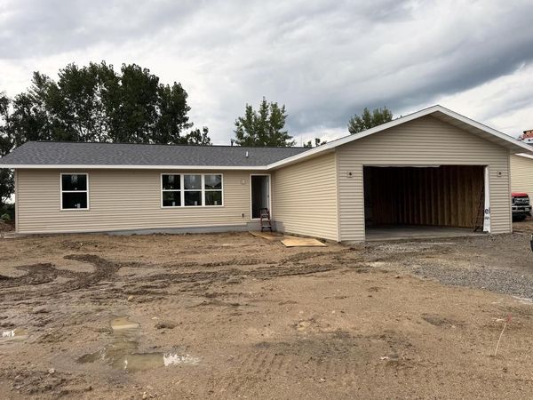 1278 E Bluff ROAD, Whitewater, WI 53190