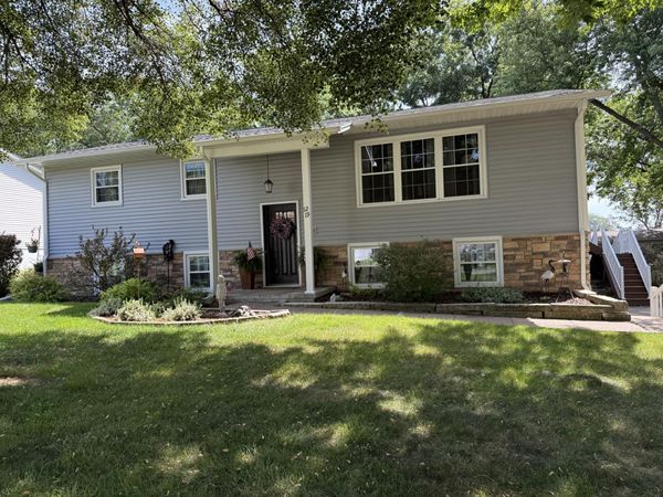 1219 SUNRISE, Muscatine, IA 52761