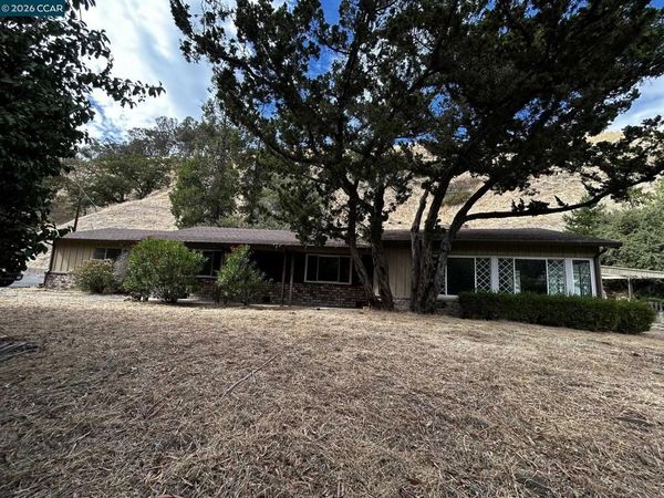 1556 Springbrook Rd, Walnut Creek, CA 94597