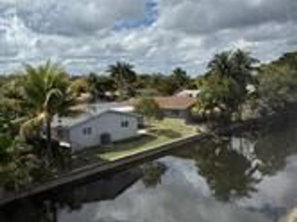 111 ROYAL PARK Drive, Unit 3A, Oakland Park, FL 33309