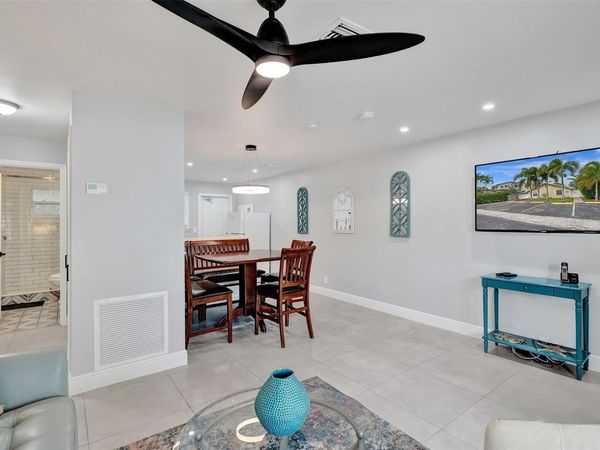 901 SE 14TH Court, Unit 1, Fort Lauderdale, FL 33316