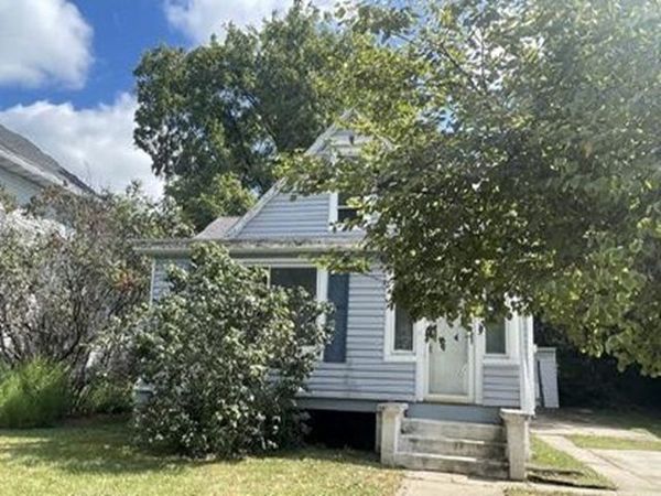 912 N Central Avenue, Burlington, IA 52601