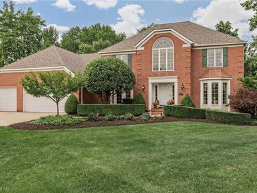 19165 Ridgeline Court, Strongsville, OH 44136