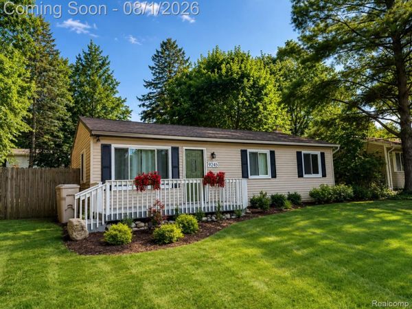 9245 Debby Jo Drive, Springfield Township, Mi 48346