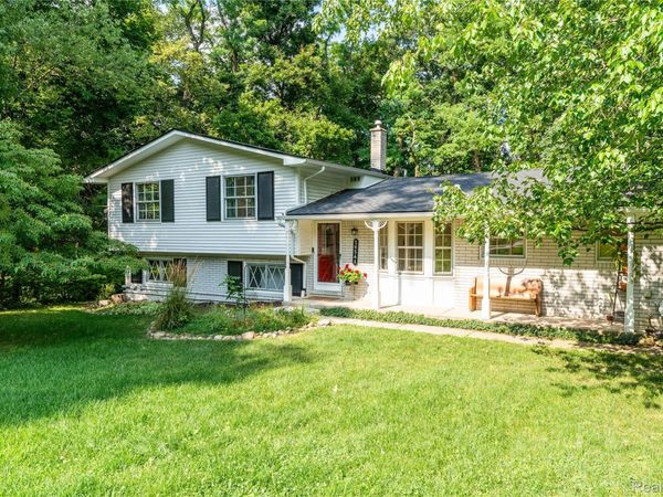 26541 Old Homestead Court, Farmington Hills, Mi 48331