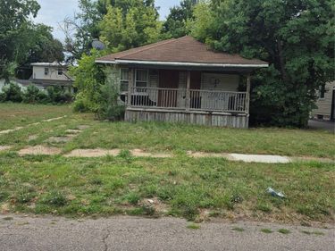 2221 Clement Street, Flint, Mi 48504