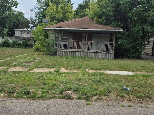 2221 Clement Street, Flint, Mi 48504
