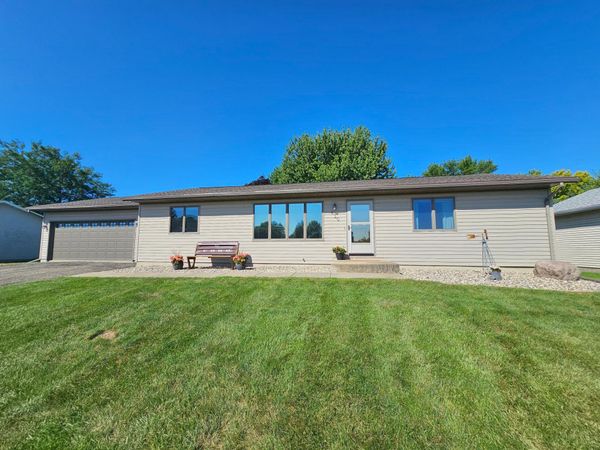 430 9th Street E, Hector, MN 55342