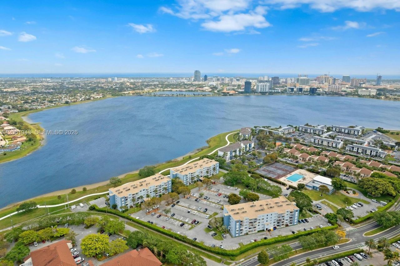 1850 N Congress Ave , Unit 308, West Palm Beach, FL 33401 Photo