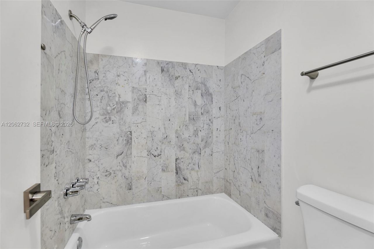 6413 Bay Club Dr , Unit 3, Fort Lauderdale, FL 33308 Photo