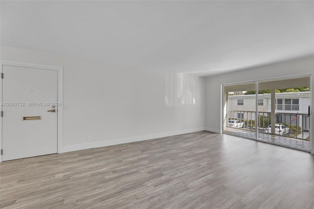 6413 Bay Club Dr , Unit 3, Fort Lauderdale, FL 33308 Photo