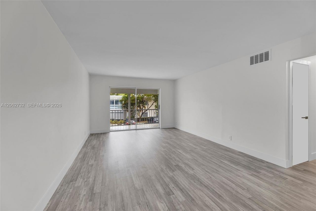 6413 Bay Club Dr , Unit 3, Fort Lauderdale, FL 33308 Photo