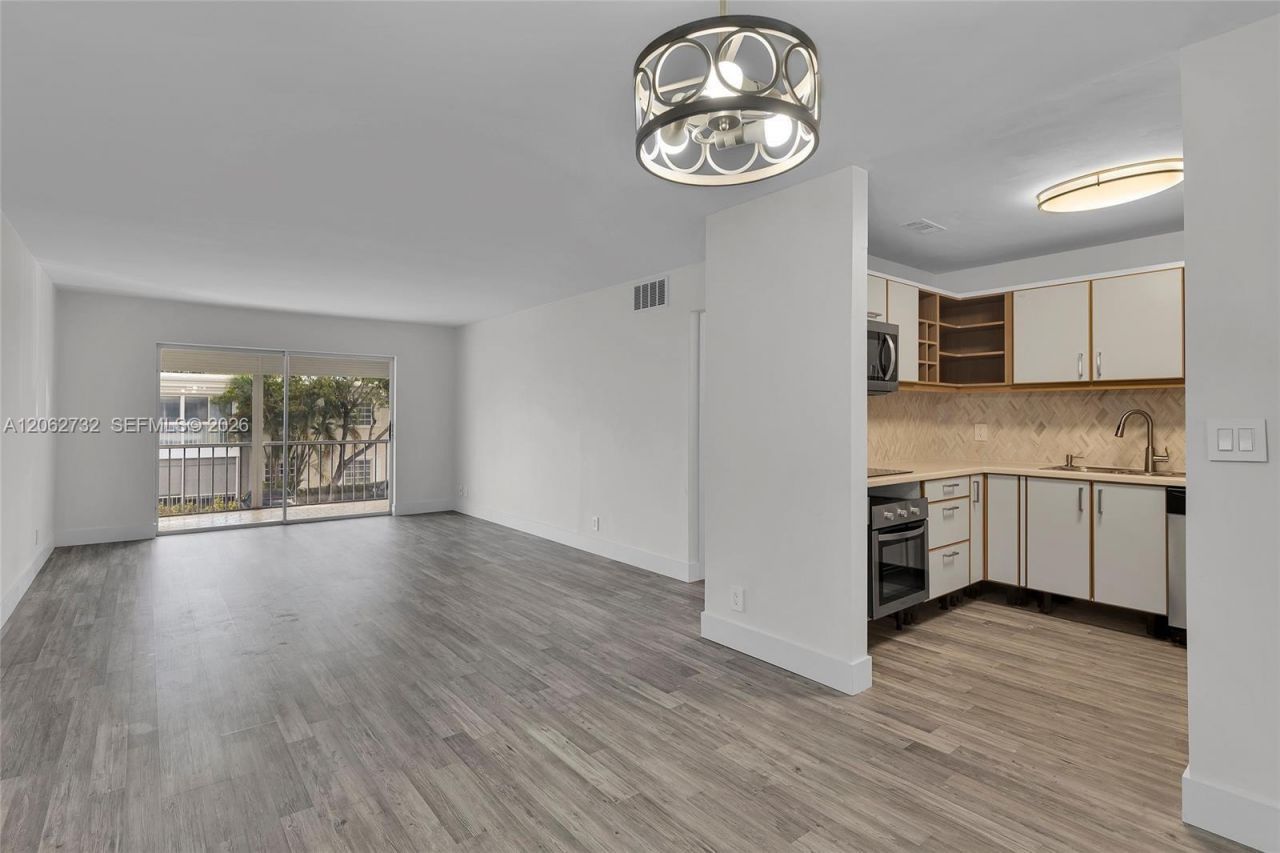 6413 Bay Club Dr , Unit 3, Fort Lauderdale, FL 33308 Photo