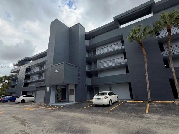 310 Fontainebleau Blvd , Unit 206, Miami, FL 33172