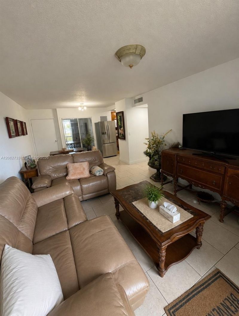 310 Fontainebleau Blvd, Unit 206, Miami, FL 33172 Photo