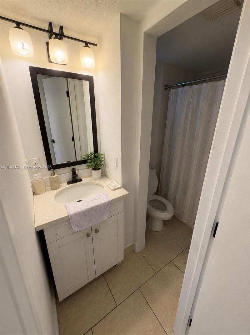 310 Fontainebleau Blvd, Unit 206, Miami, FL 33172 Photo
