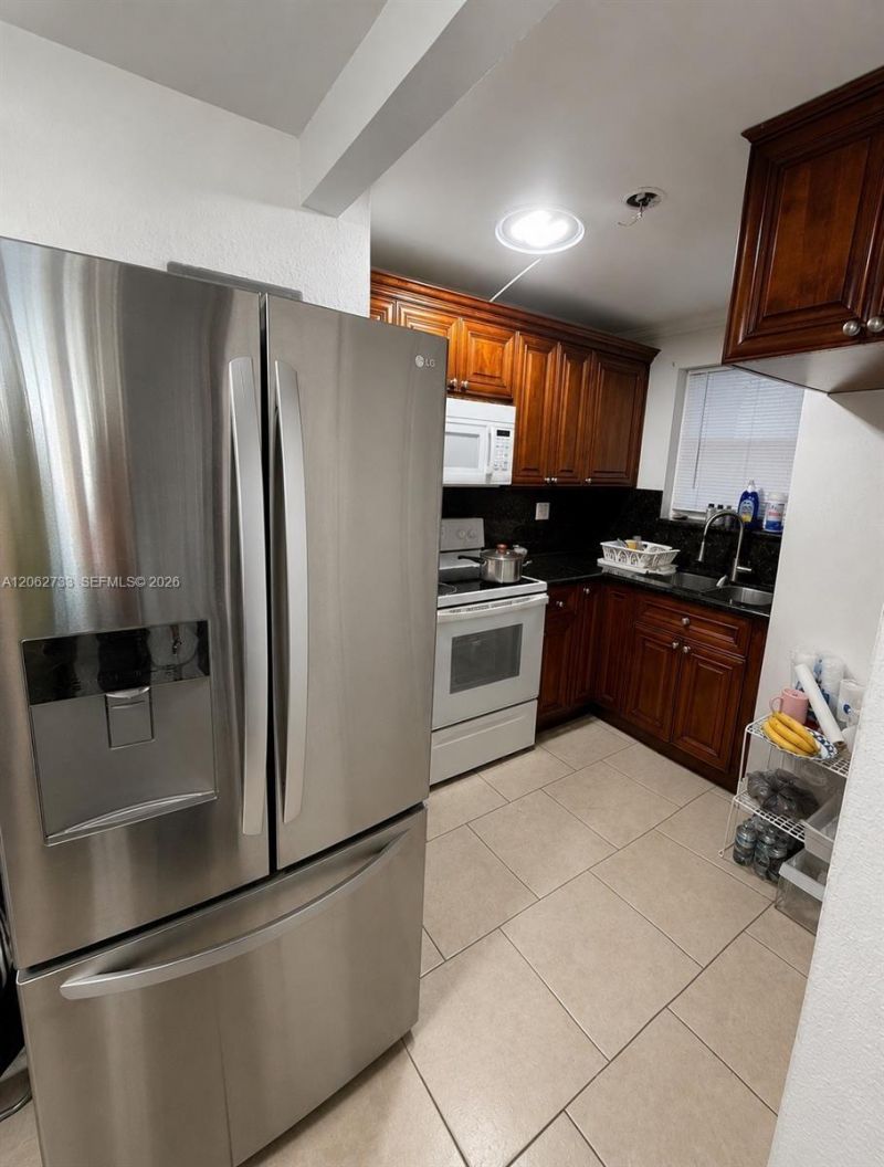 310 Fontainebleau Blvd, Unit 206, Miami, FL 33172 Photo