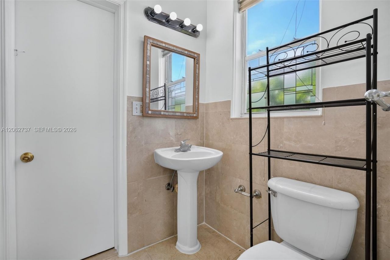 1027 Euclid Ave, Unit 4, Miami Beach, FL 33139 Photo