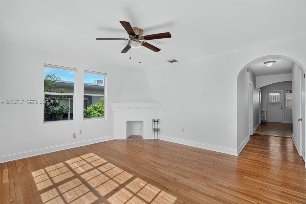 1027 Euclid Ave, Unit 4, Miami Beach, FL 33139 Photo