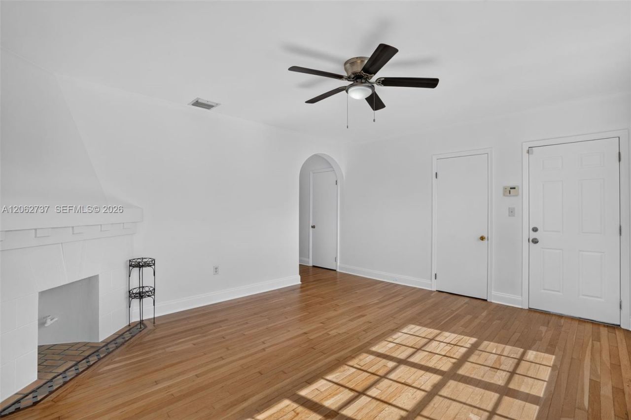 1027 Euclid Ave, Unit 4, Miami Beach, FL 33139 Photo