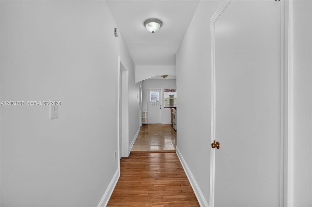 1027 Euclid Ave, Unit 4, Miami Beach, FL 33139 Photo
