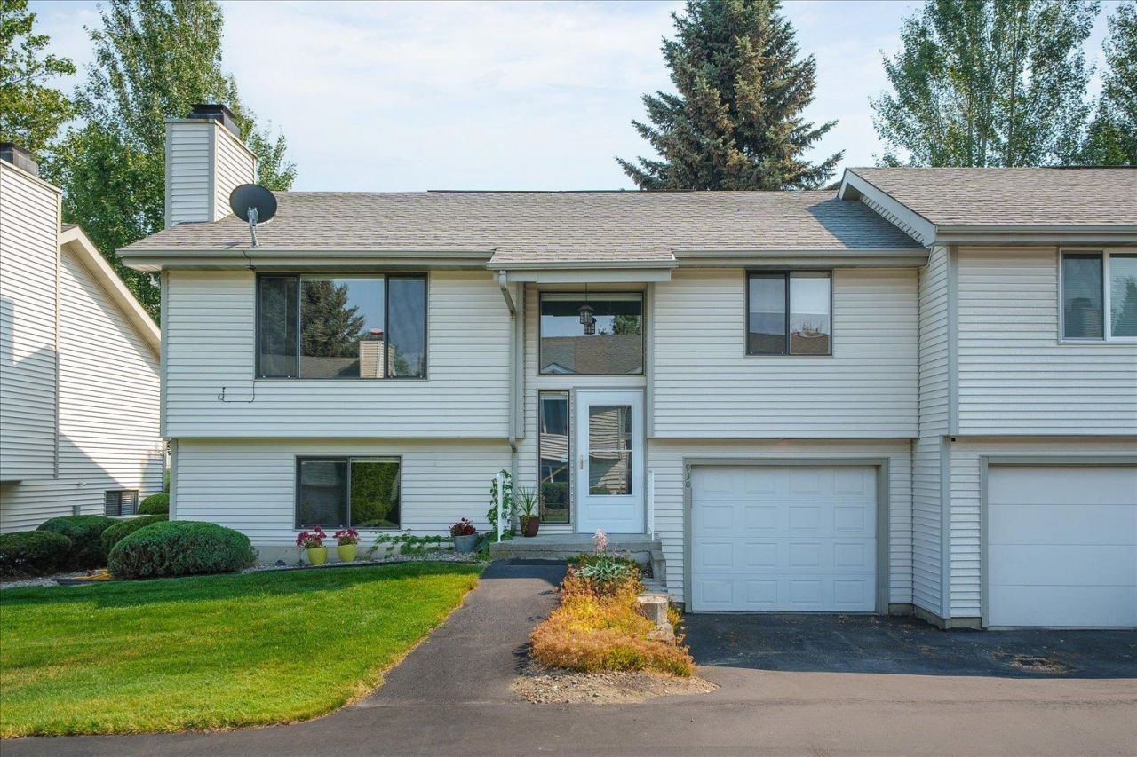 930 E Calkins Dr, Spokane, WA 99208 Main Photo