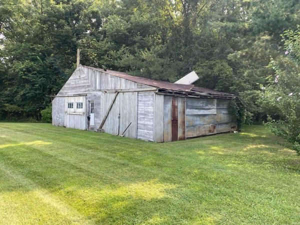 ** Madison Street, Delong, IN 46922