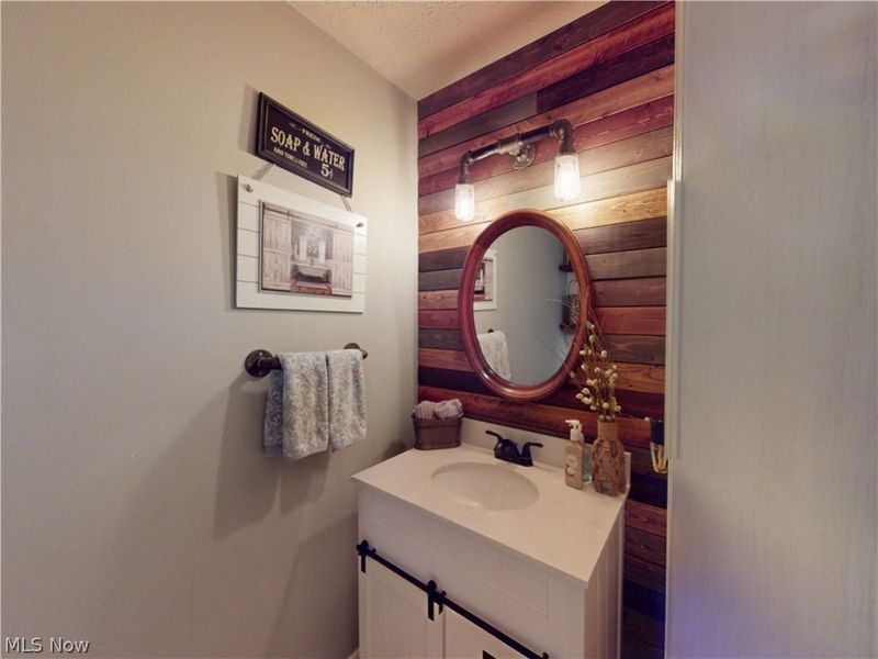 2450 Fairchild Circle NW, Uniontown, OH 44685 Photo 20