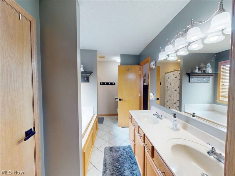 2450 Fairchild Circle NW, Uniontown, OH 44685 Photo 27