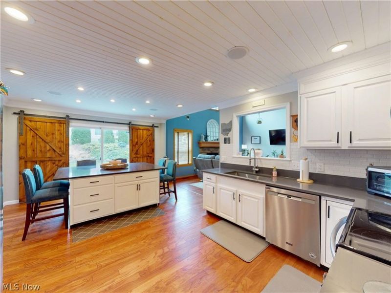 2450 Fairchild Circle NW, Uniontown, OH 44685 Photo 9