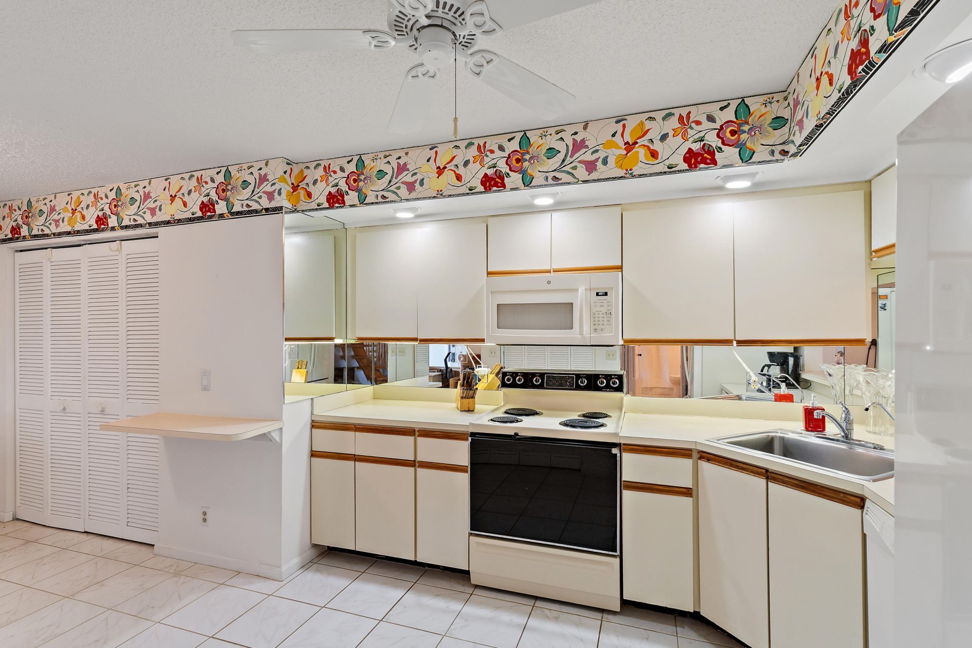 542 Bay Colony Drive N, Unit 542, Juno Beach, FL 33408 Photo